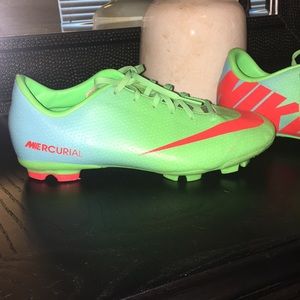 Soccer cleats